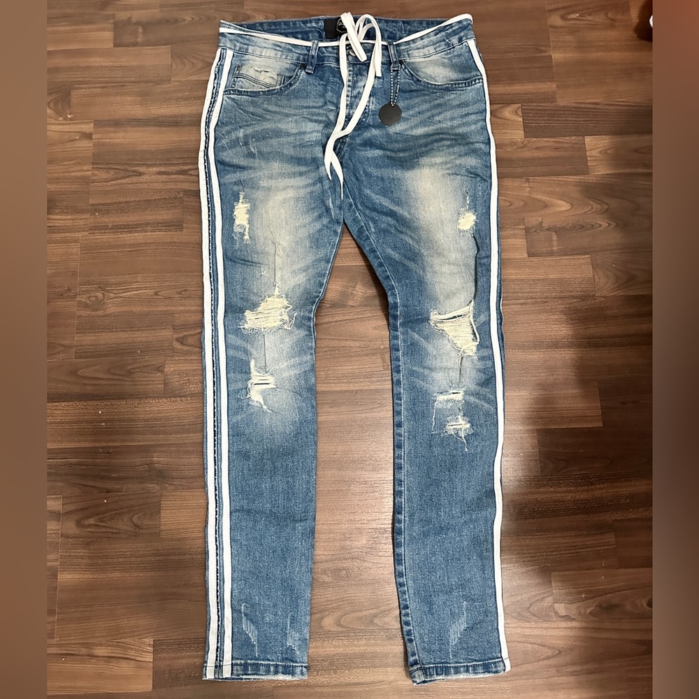Skinny Jeans with White Strips
